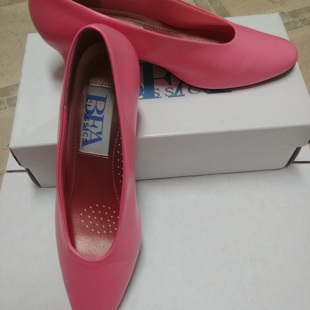 BFA CLASSICS Ladies Pink Pumps
